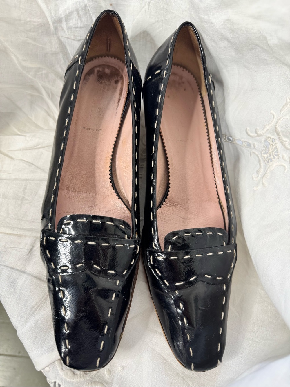 Vintage Prada Black Patent kitten heels with Contrast Stitching 39.5